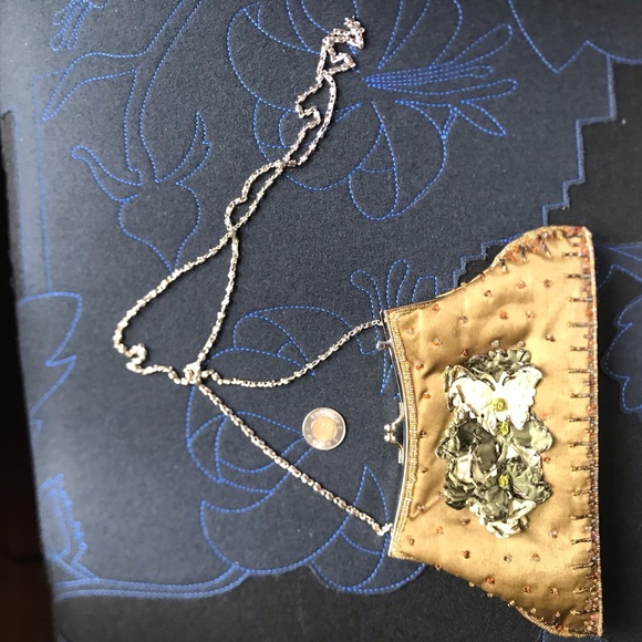 Luvshoe’s clutch in good used condition - Picture 3 of 8